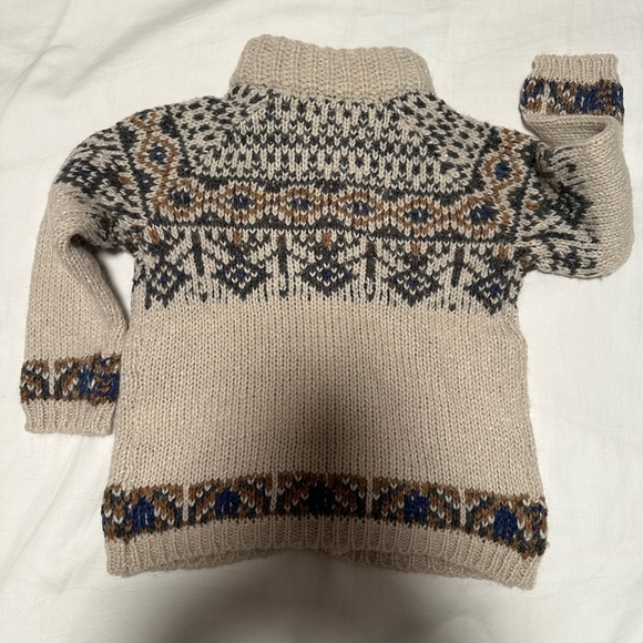 Zara - Picture 2 of 4